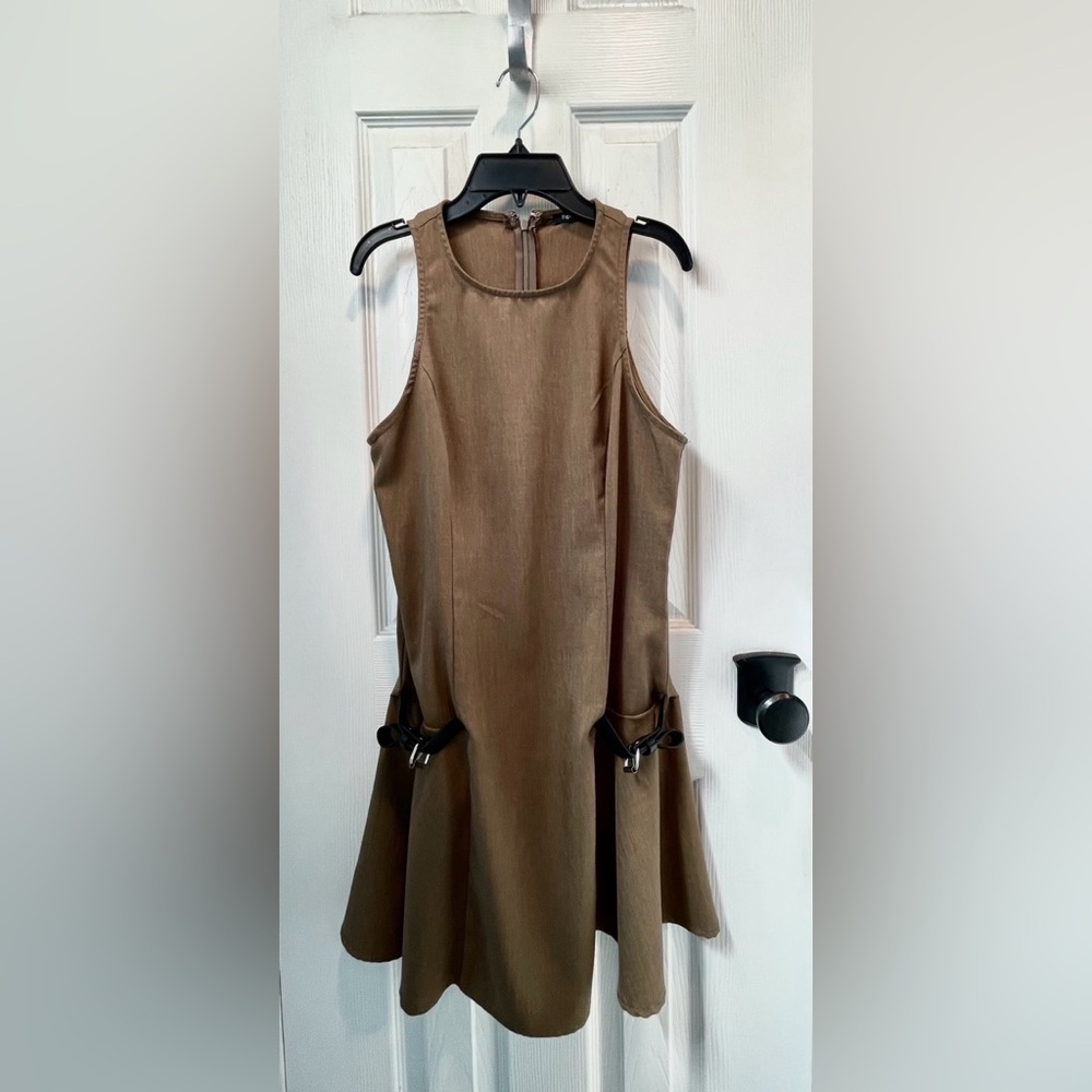 Cute Women's Sleeveless Brown Shift Dress